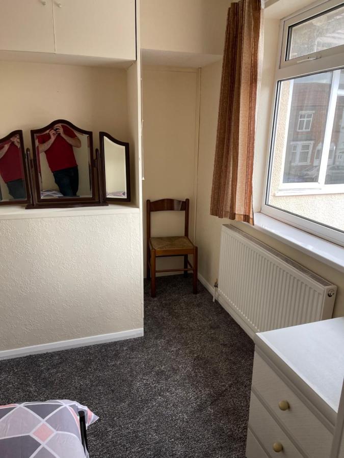 Spacious, Sleeps 17, 3 Bathrooms, Parking, Мансфилд Экстерьер фото