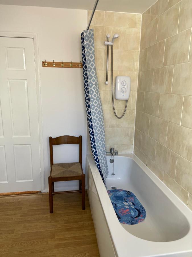 Spacious, Sleeps 17, 3 Bathrooms, Parking, Мансфилд Экстерьер фото